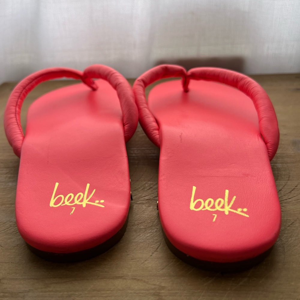 Beek Sunbird Leather Puffy Thong Flip Flop Sandals in Size 7 New - Picture 4 of 8